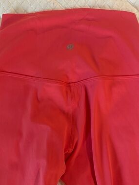 lululemon athletica GLAZE PINK 1/4 length size 4 Pink Coral Leggings